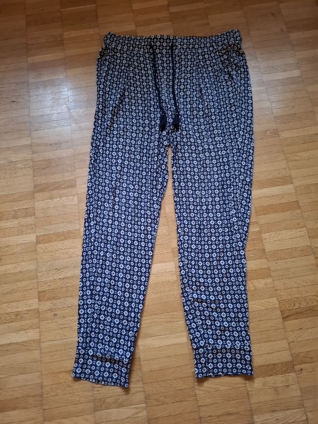 Tchibo Pantaloni: Sommerhose Tchibo 36/38 – Usato da Maur venduto da Katzerina