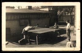 Foto-AK Tischtennisspieler bei einem Spi
