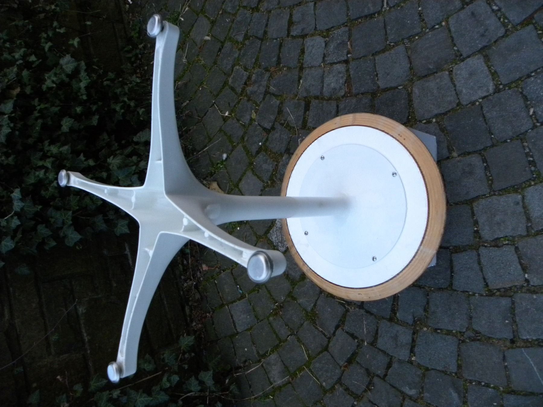 Vitra Tische: VITRA NELSON TABLE – Gebraucht aus Küsnacht ZH von walterzingo 2
