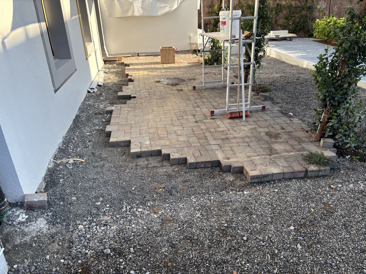 Steine & Dachziegeln: Pflastersteine, Terrassensteine ca.25m2 – Gebraucht aus Faulensee von Liebes_Kind_2019