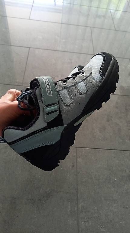 Chaussures femmes: Damen Velo Schuhe Größe 39/40 – D'occasion à Hägglingen par sab_9mpp 1