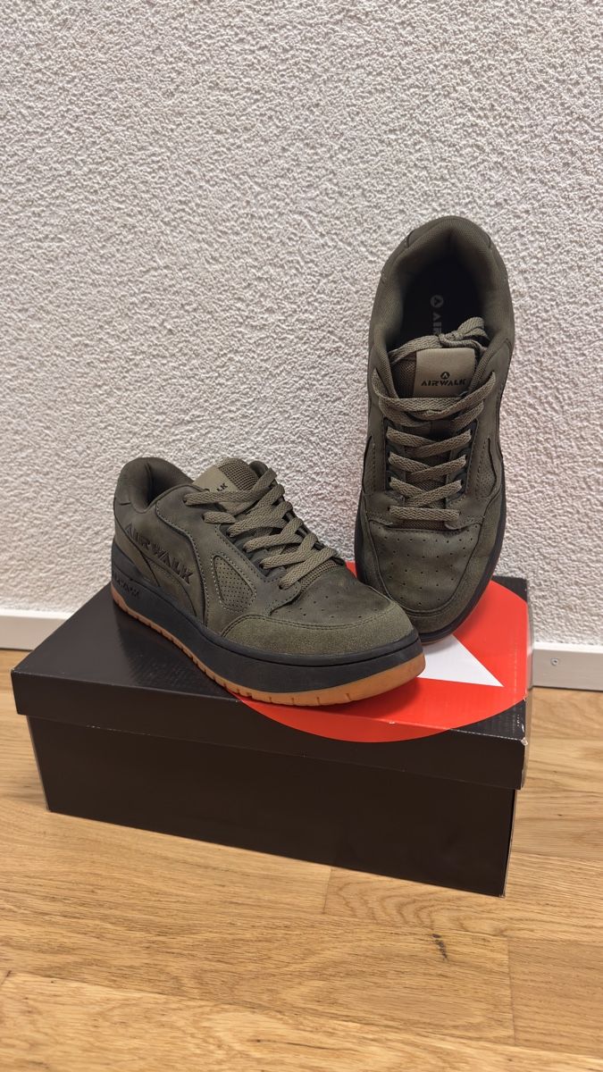 Scarpe da uomo: Chaussures Airwalk taille 42 – Nuovo (secondo la descrizione) da Matran venduto da Crypto999