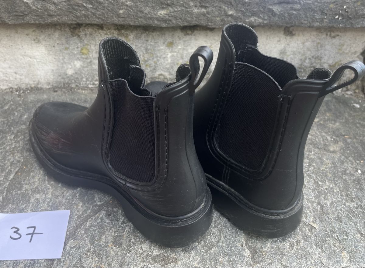 Damenschuhe: Chelsea Boots Grösse 37 – Gebraucht aus Jonschwil von Theswissmiss 1