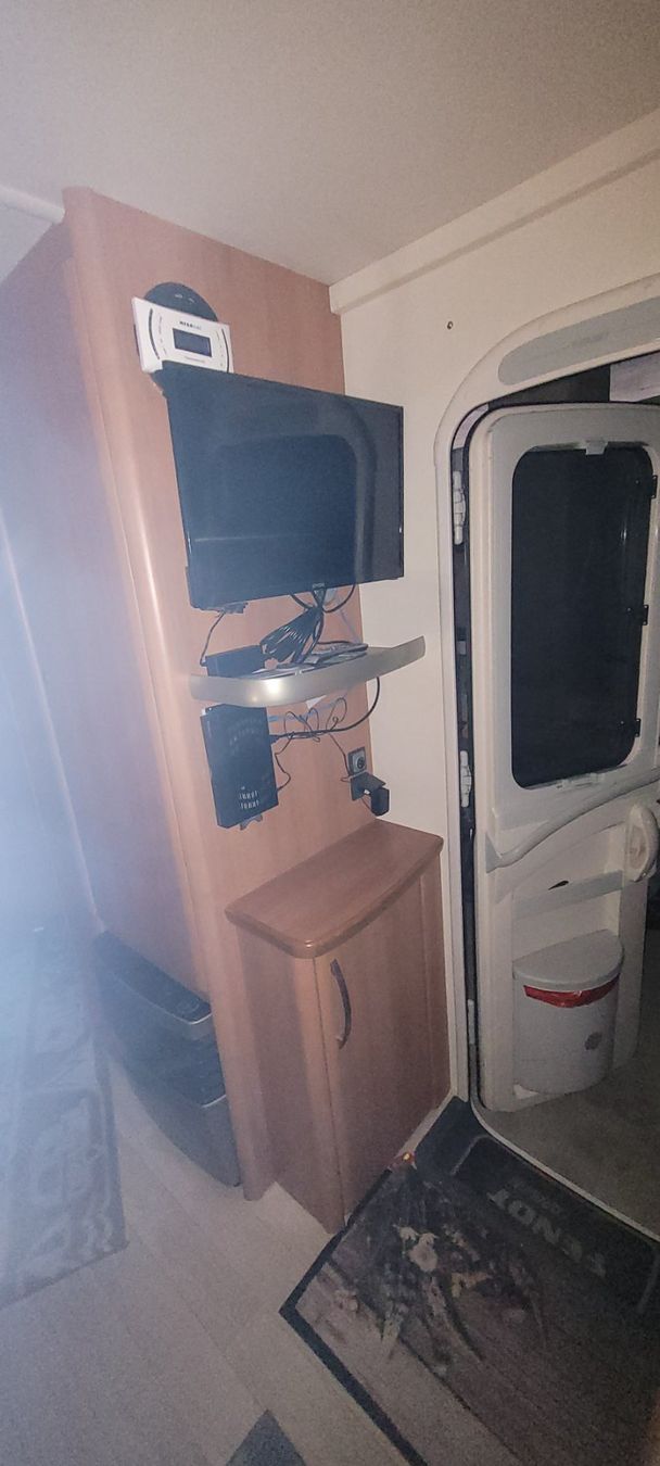 Fendt Camping Fahrzeuge: Wohnwagen Fendt Bianco  465 – Gebraucht aus Sennhof von Uursli 4