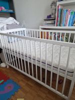 Baby Bett 60×120 weiß mit Matratze und Zubehör