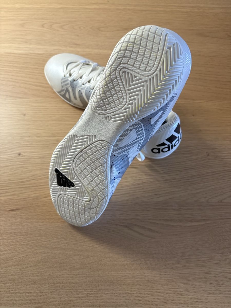 Adidas Schuhe für Jungen: Fussball Hallenschuhe – Neu (gemäss Beschreibung) aus Wangen ZH von Brunnerluzern 3