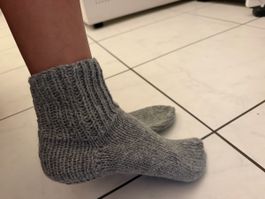 Handgestrickte Wollsocken grau Grösse 37-39 neu