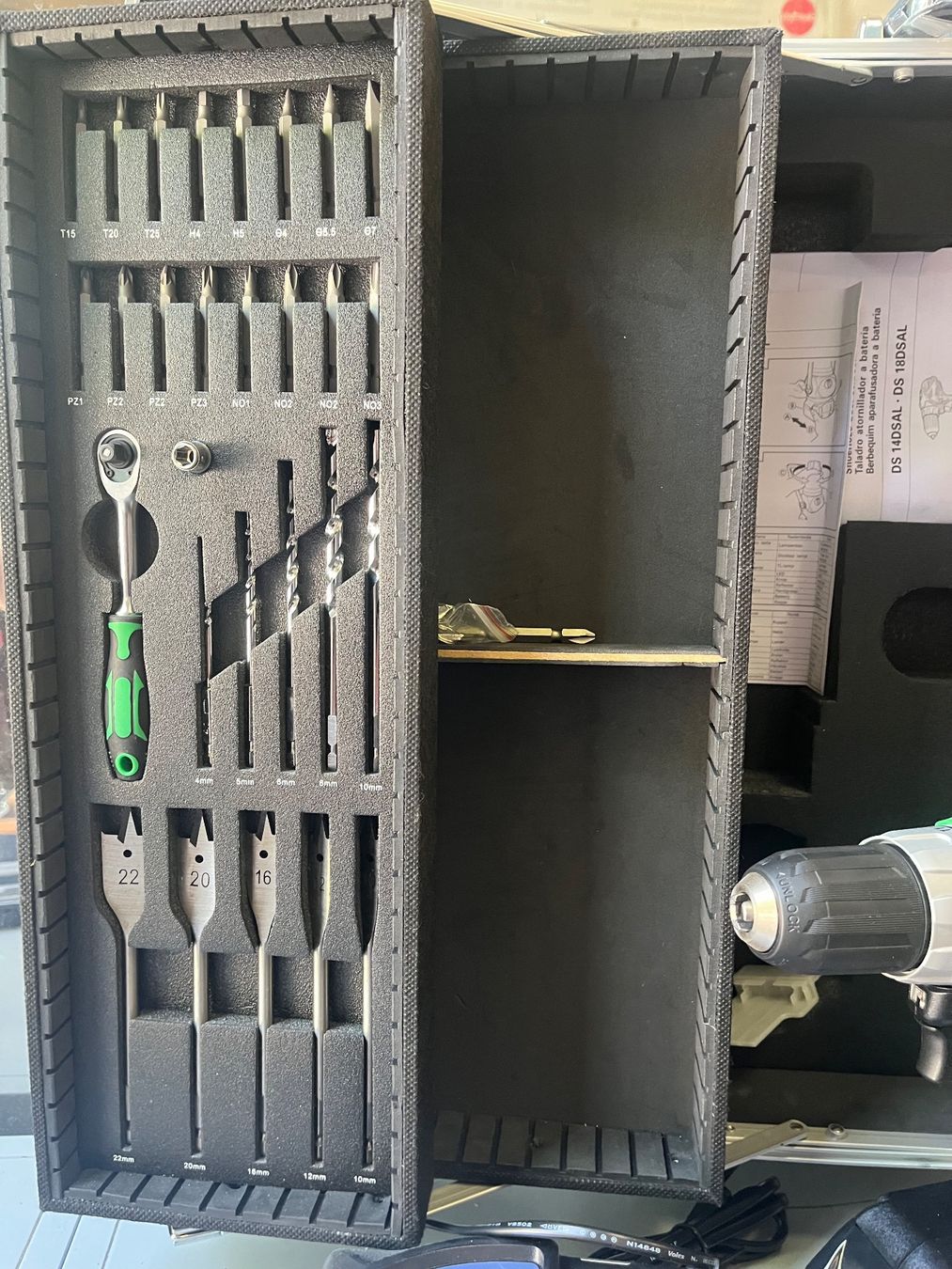 Hitachi Tous les outils: Werkzeugkoffer mit Bohrschrauber Hitachi / Hikoki – Neuf (Voir description) à Rüttenen par atwork-tools 2