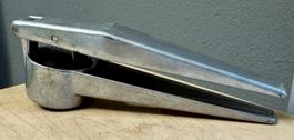 Alte Knoblauchpresse Aluguss MOHA Swiss made