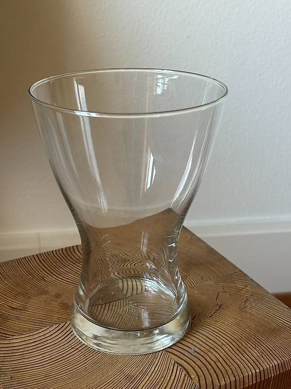 Vasi & Recipienti: Glass Vase (20cm) – Usato da Zürich venduto da mariya_ 2