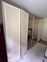 Garderobenschrank mit Spiegel, Lamellen-Türen, Weiss