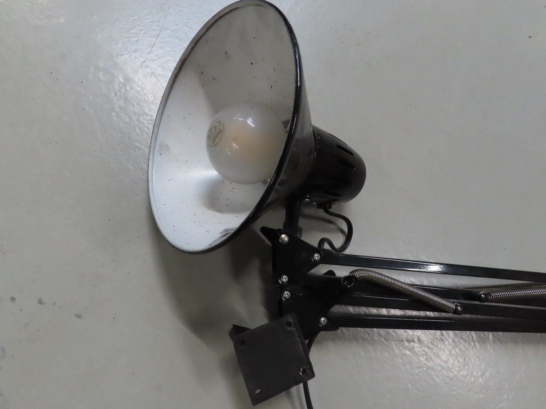 Lampade: Tischlampe mit Gelenkarm – Usato da Alpnach-Dorf venduto da Hess-Automobile 2