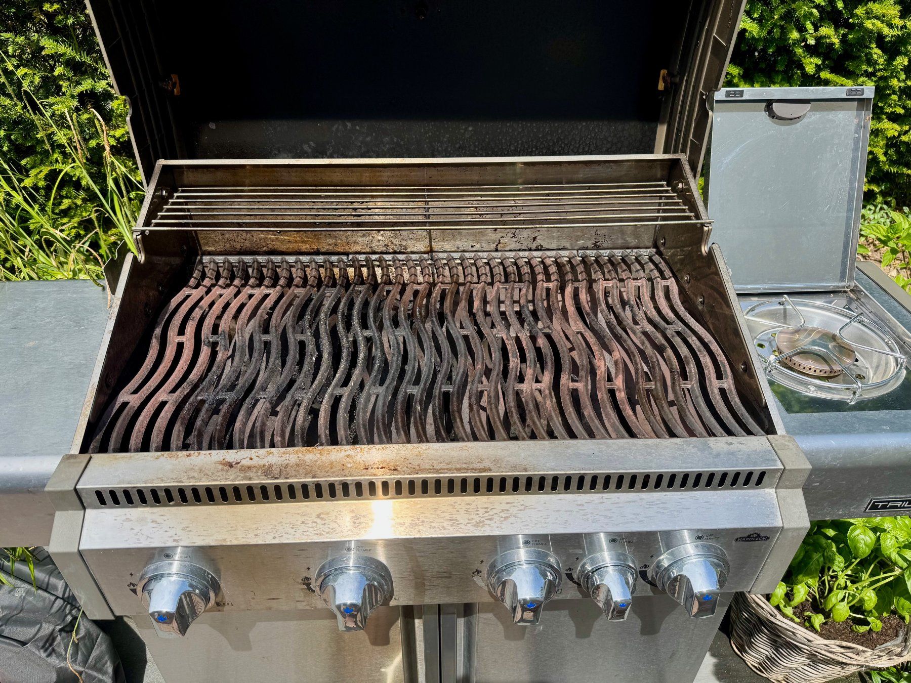 Griglie: Gasgrill NAPOLEON Triumph 495 – Usato da Wettswil venduto da rhino05 2