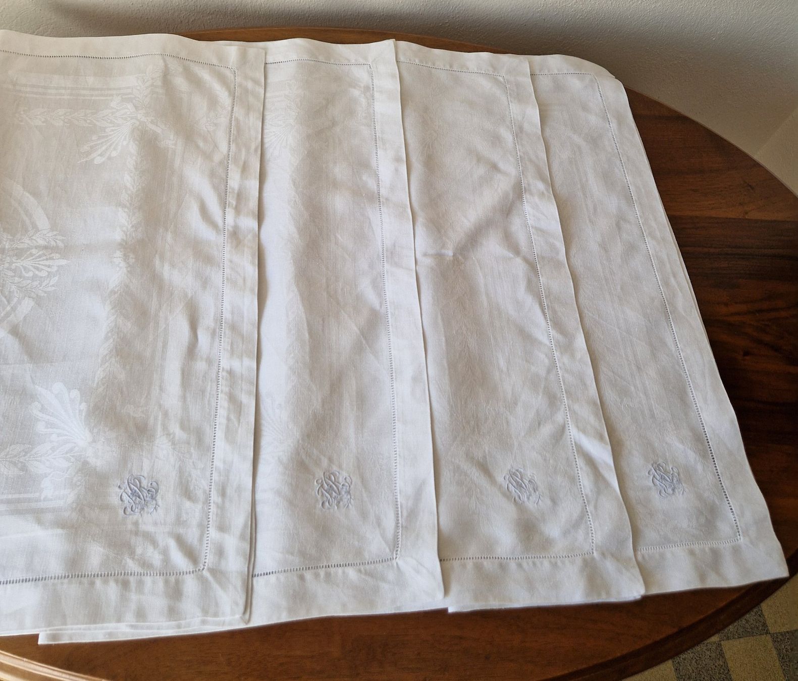 Servietten: Damast Servietten Monogramm – Neu (gemäss Beschreibung) aus Bern von Antikbatik 1