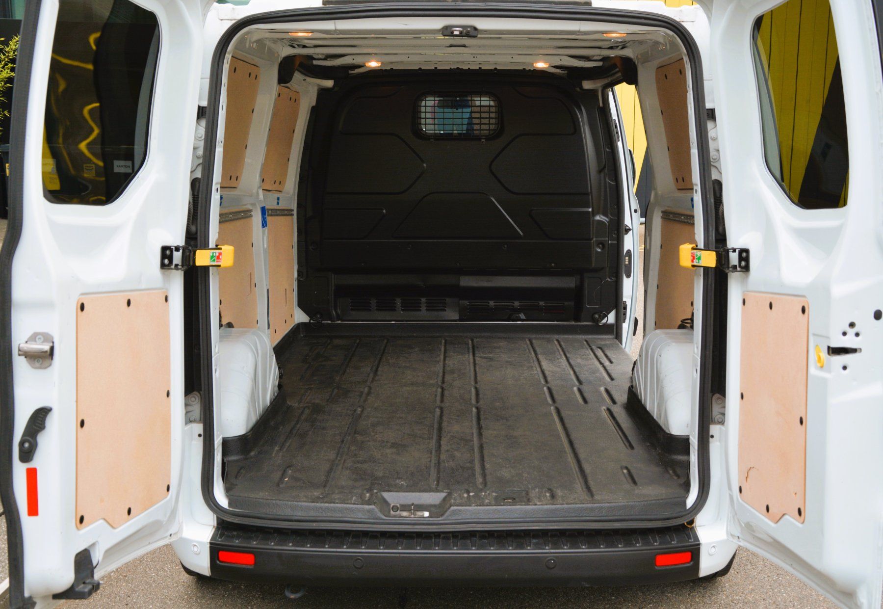 Ford Veicoli commerciali: FORD Transit Custom Van 300 L2H1 Trend A – Usato da Oberkulm venduto da Curiger-Automobile 7