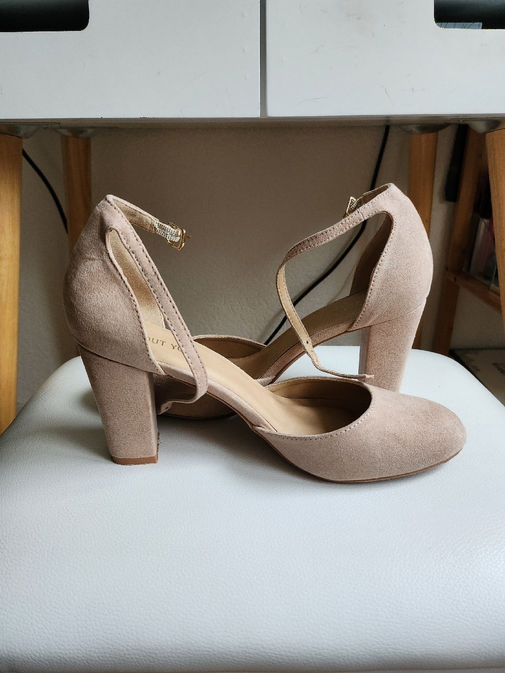 Scarpe da donna: ABOUT YOU Pump 'Eva' - nude – Usato da Rieden AG venduto da lemonlyn 2