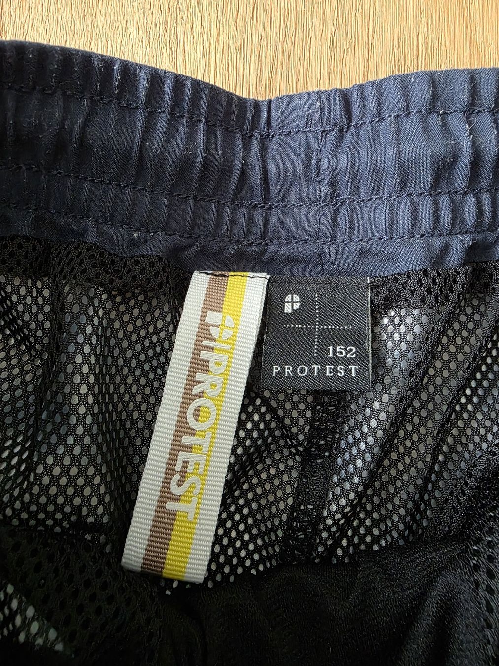 Protest Pantaloni: Coole Badehose von Protest, Grösse 152, Top Zustand! – Usato da Adligenswil venduto da sasa_be 2