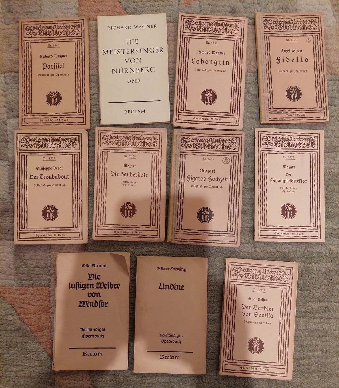 Livres: 70 Texthefte von Opern und Messen, kleinformatig – D'occasion à Zürich par Cortin