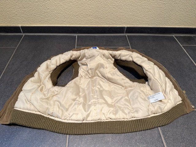Altro abbigliamento per bambino: Jungen Gilet Grösse 104 – Usato da Hägendorf venduto da oezi74 1
