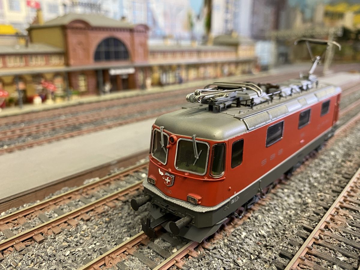 Hag Modellini di ferrovie: HAG 166 Re 4/4II SBB Rot H0 – Usato da Glattpark (Opfikon) venduto da anywaya23 3