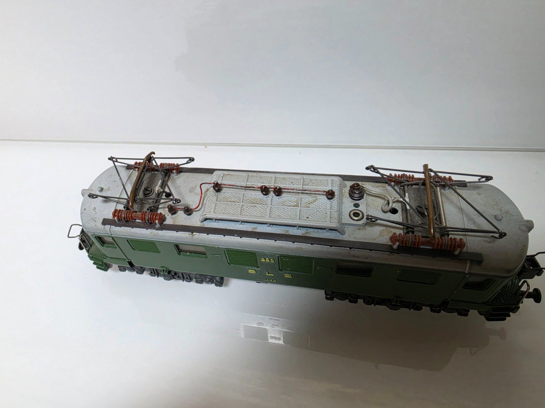 Trix Modellini di ferrovie: Trix Express Ae4/4 BLS H0/DC 3 Leiter – Difettoso da Neuenhof venduto da ludovicco 4