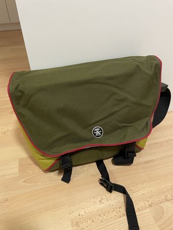 Crumpler Tasche mit Laptopfach