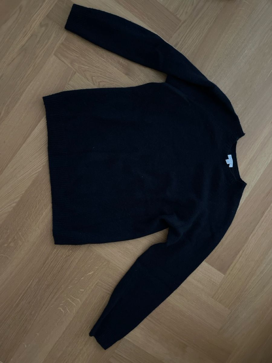 Maglioni & Felpe: Merino Pullover dunkelblau Grösse M guter Zustand – Usato da Zürich venduto da Saratue