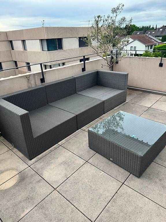 Divani: Canapé de jardin  5 places  – Usato da Crans VD venduto da oma_ts8j 2