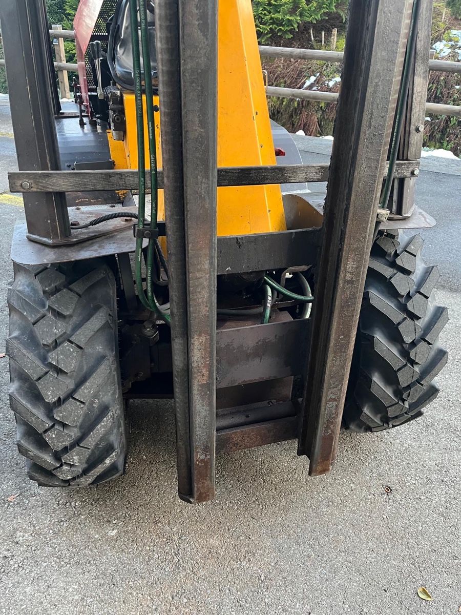 Carrelli elevatori e a forche: Geländestapler/Gabelstapler mit Schneespflug & Kippschaufe – Usato da Meggen venduto da Aur_r5rp 8
