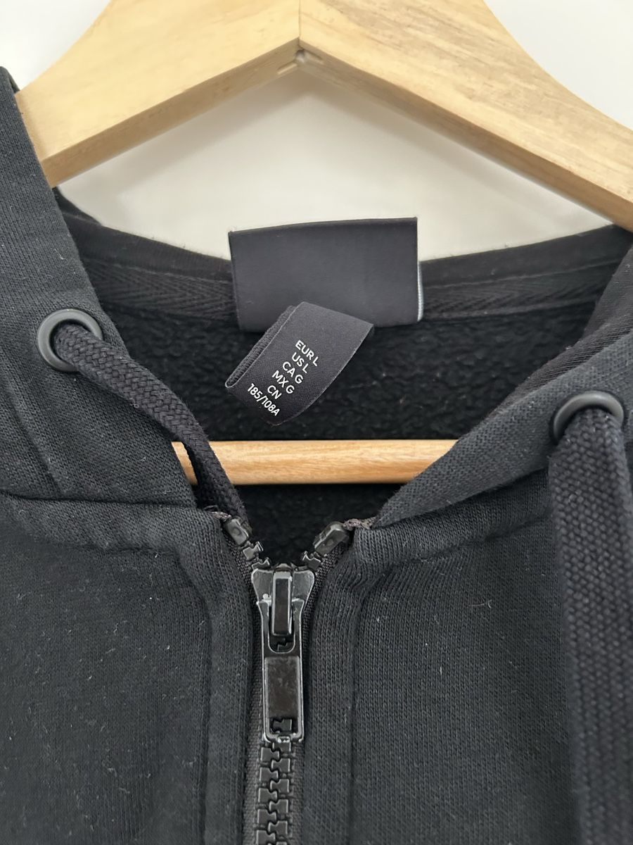 Maglioni & Felpe: Schwarze Kapuzenjacke Herren Grösse L – Usato da Schlieren venduto da mar_p5pq 2