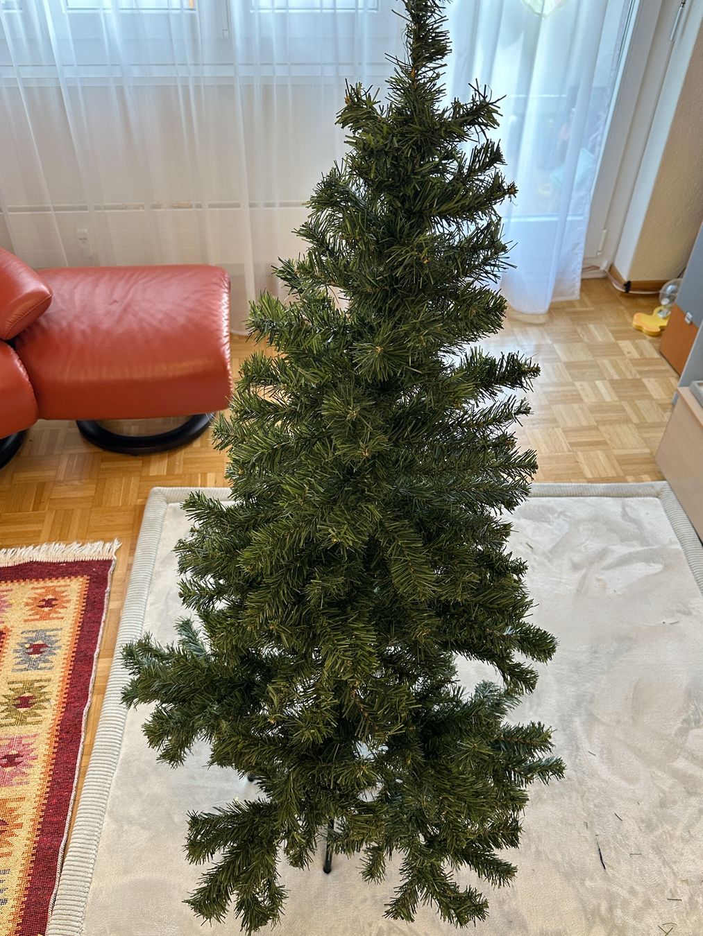 Tutte le decorazioni: Weihnachtsbaum inkl. LED Kette und Baumständer – Usato da Gersau venduto da Edotcom 6