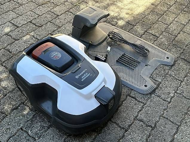 Tondeuses à gazon: Husqvarna Automower 310 – D'occasion à Sullens par Diga47 3