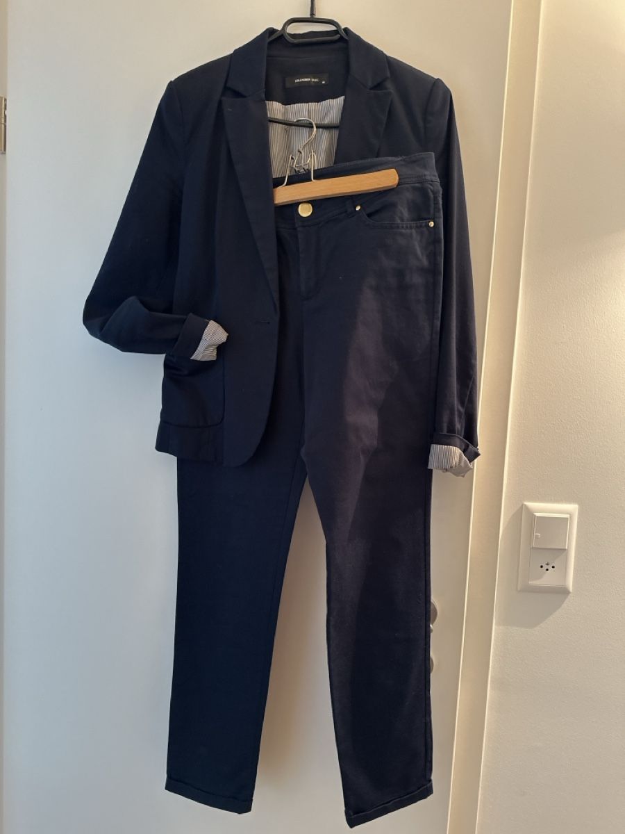Hallhuber Completi & Tailleur: Hallhuber Anzug leger dunkelblau – Usato da Reichenburg venduto da Noelle6002