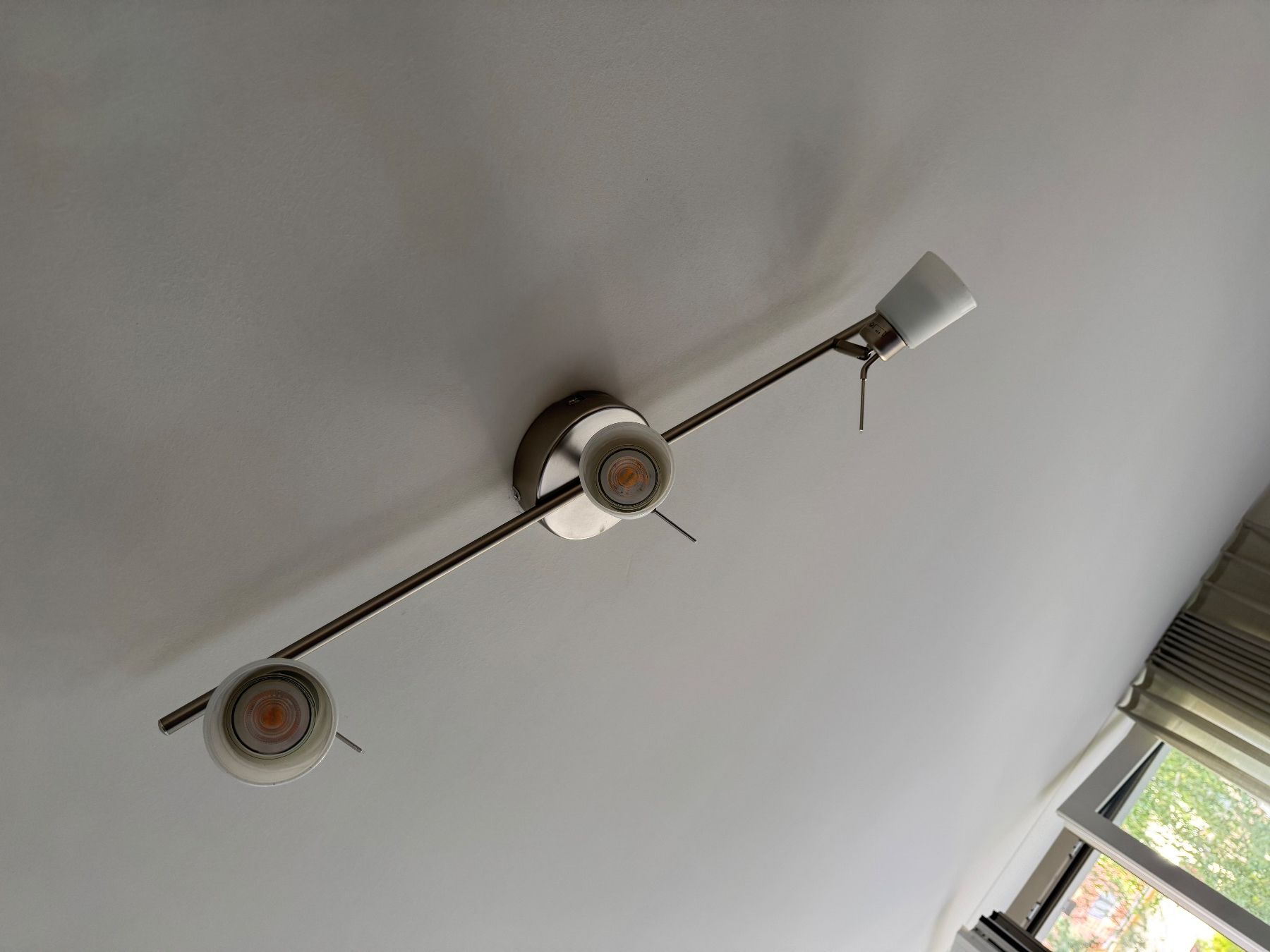 Ikea Lustres & lampes de plafonds: Deckenschiene mit 3 Spots, IKEA – D'occasion à Zürich par Saskia125 6