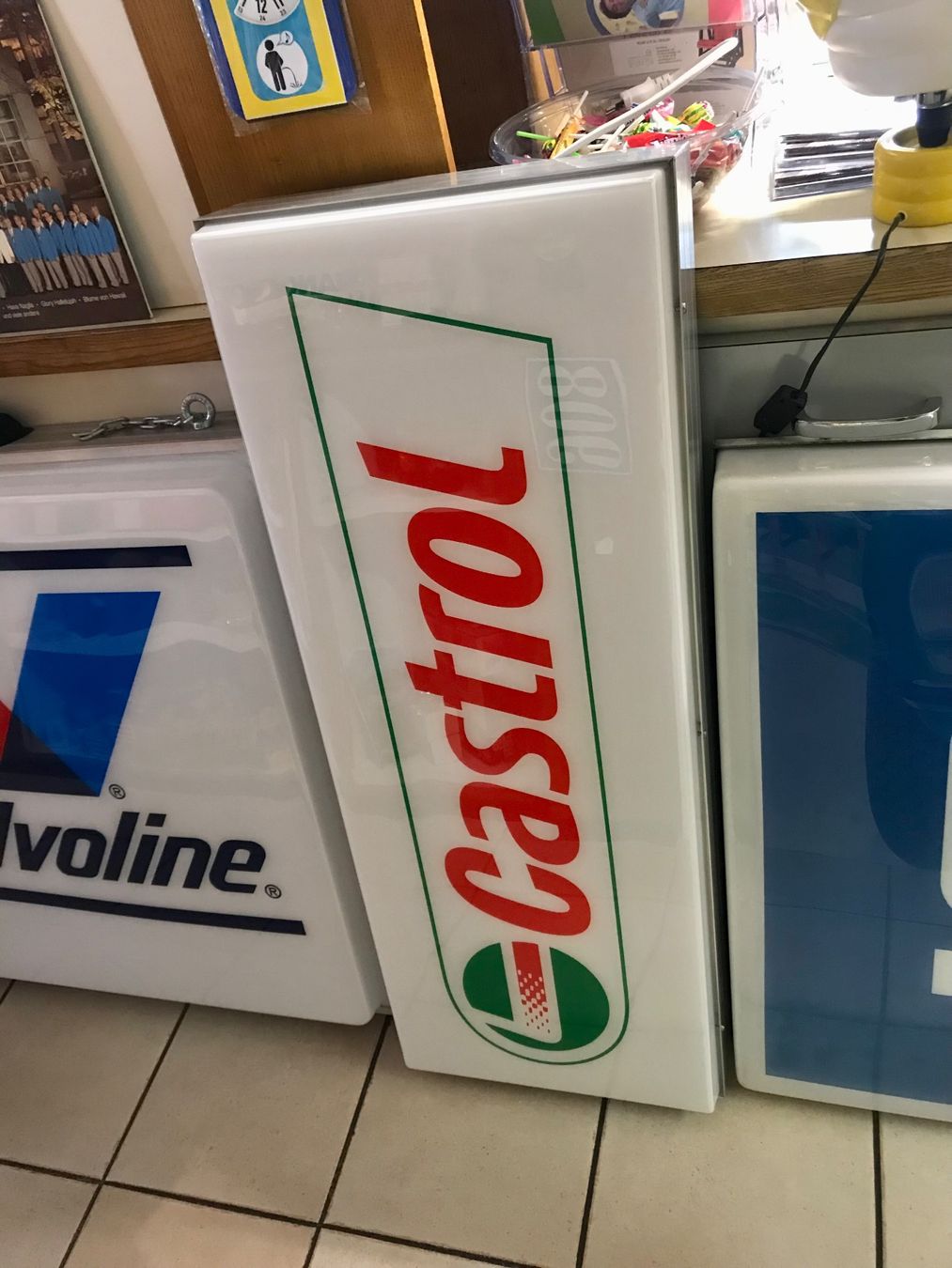 Castrol Schilder: Castrol - Leuchtreklame – Gebraucht aus Erlinsbach von Stu-ff 1