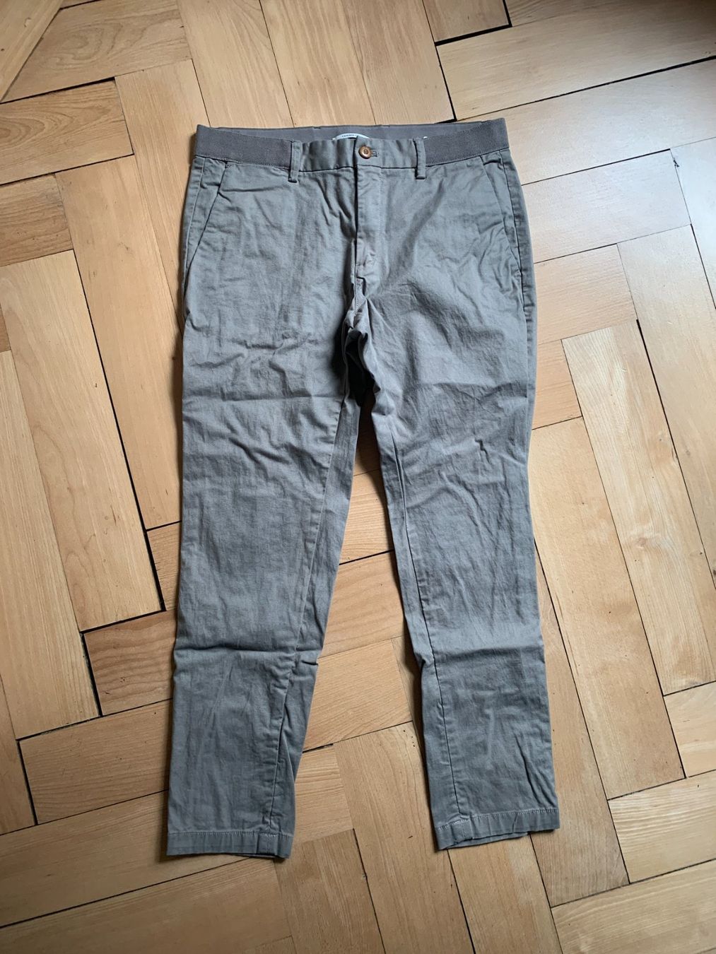 Mango Pantaloni: MANGO - Tapered Hose taupe 46 – Usato da Zürich venduto da Diazaio