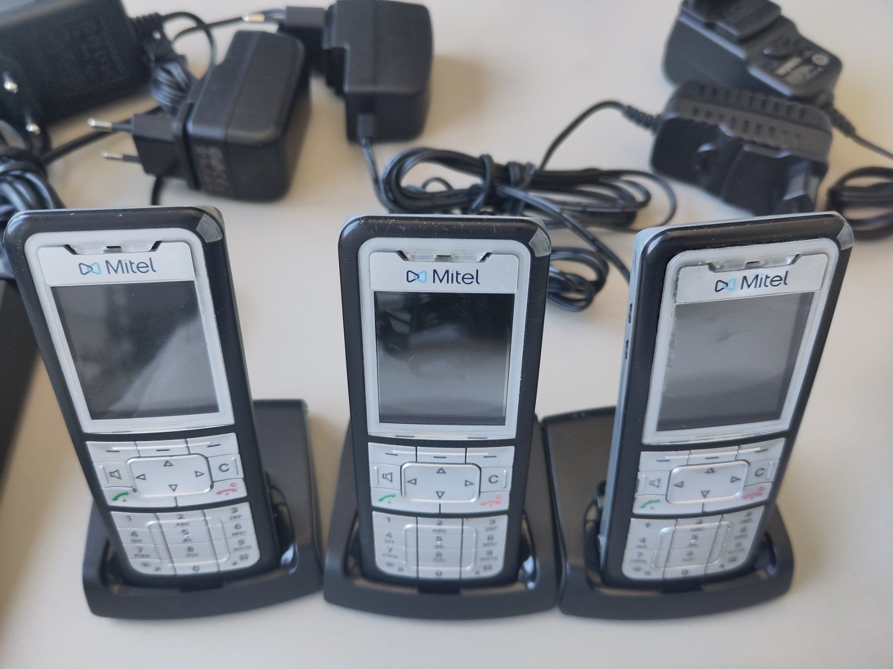 Aastra Telefoni: AASTRA/Mitel Telefonsystem, diverse Telefone & Zubehör – Usato da Oberriet SG venduto da Su-gus.or 6