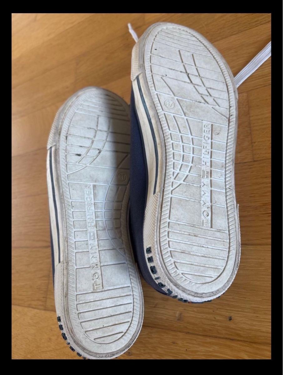 Tommy Hilfiger Scarpe da donna: Baskets Tommy Hilfiger, bleu marine, taille 37 – Usato da Le Sentier venduto da flo_dcg6 4