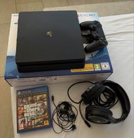 PS4 Konsole mit Controller, Headset und Spiel