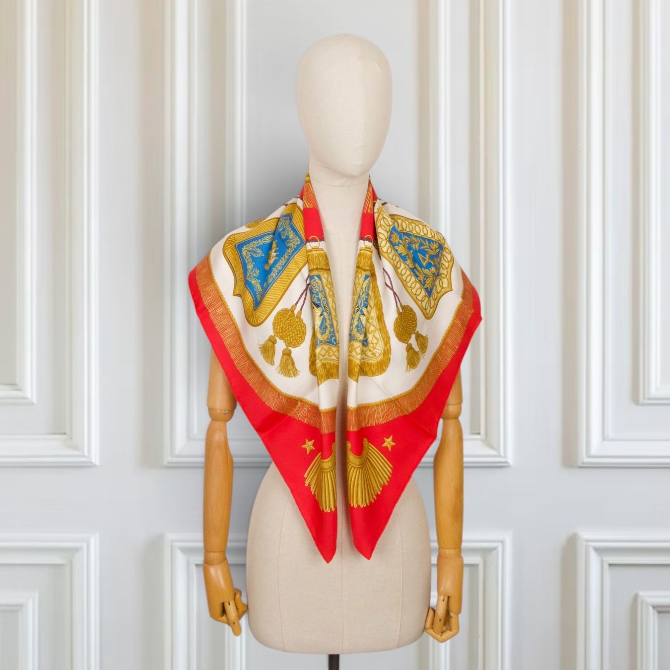 Hermès Foulard & Sciarpe: Hermès Carré "Poste et Cavalerie" rot – Usato da Binningen venduto da Designerlabels 1