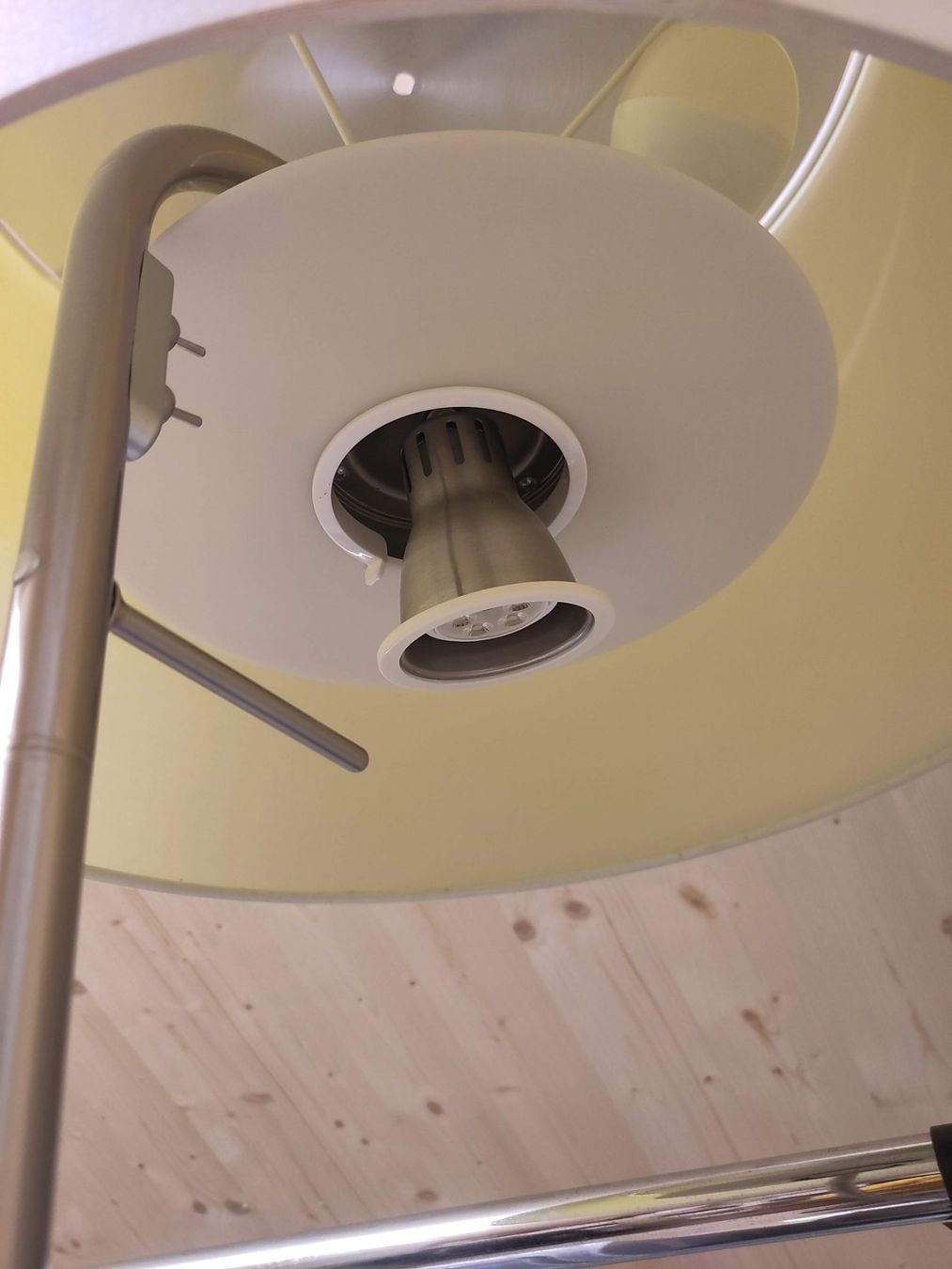 Ikea Lampes: IKEA Stehlampe mit Leselicht – D'occasion à Cham par Roman2171 3