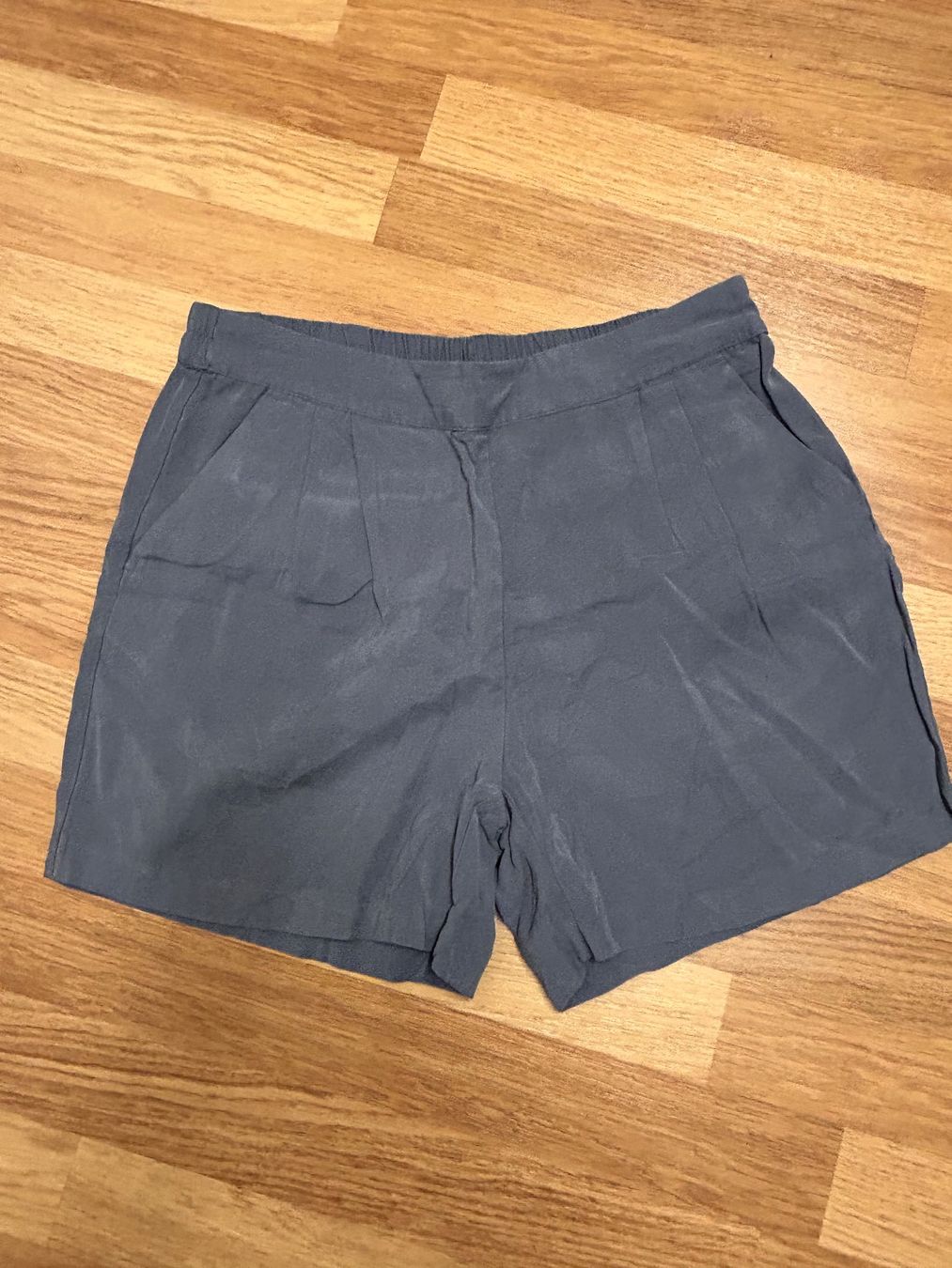 Pantaloni: Villa Damen Shorts Gr.38 – Usato da Birsfelden venduto da Pearl10
