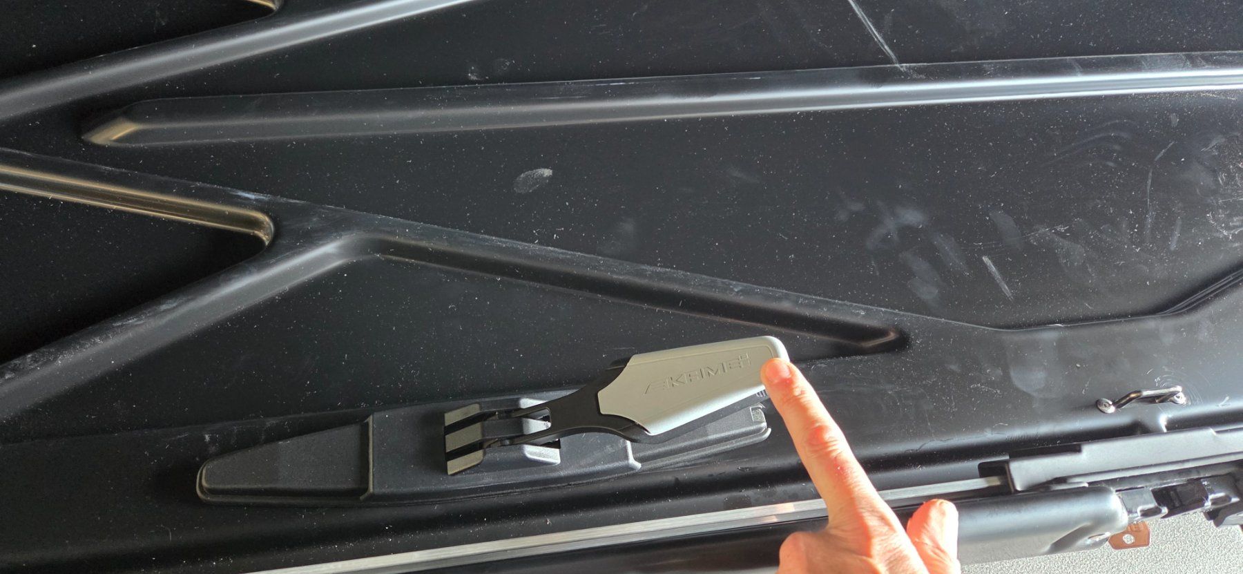 Box da tetto: Volkswagen Dachbox ca 2m mit Schnellspanner – Usato da Aesch BL venduto da central01 2