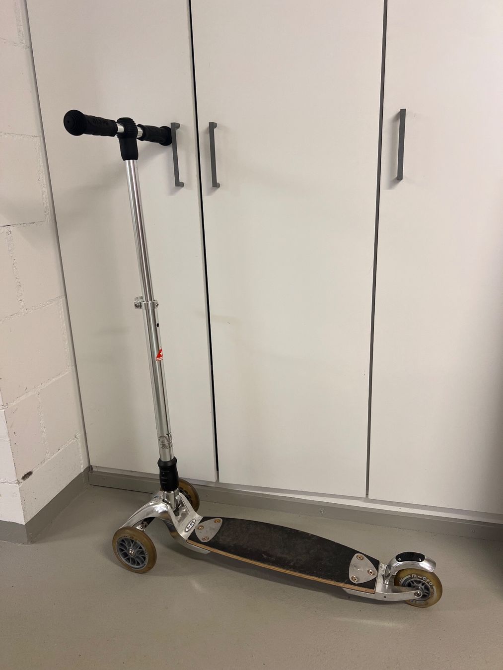 Micro Kickboard: Micro Roller, Kinderroller, silber, 3-Rad – Usato da Auslikon venduto da Jens0607 3