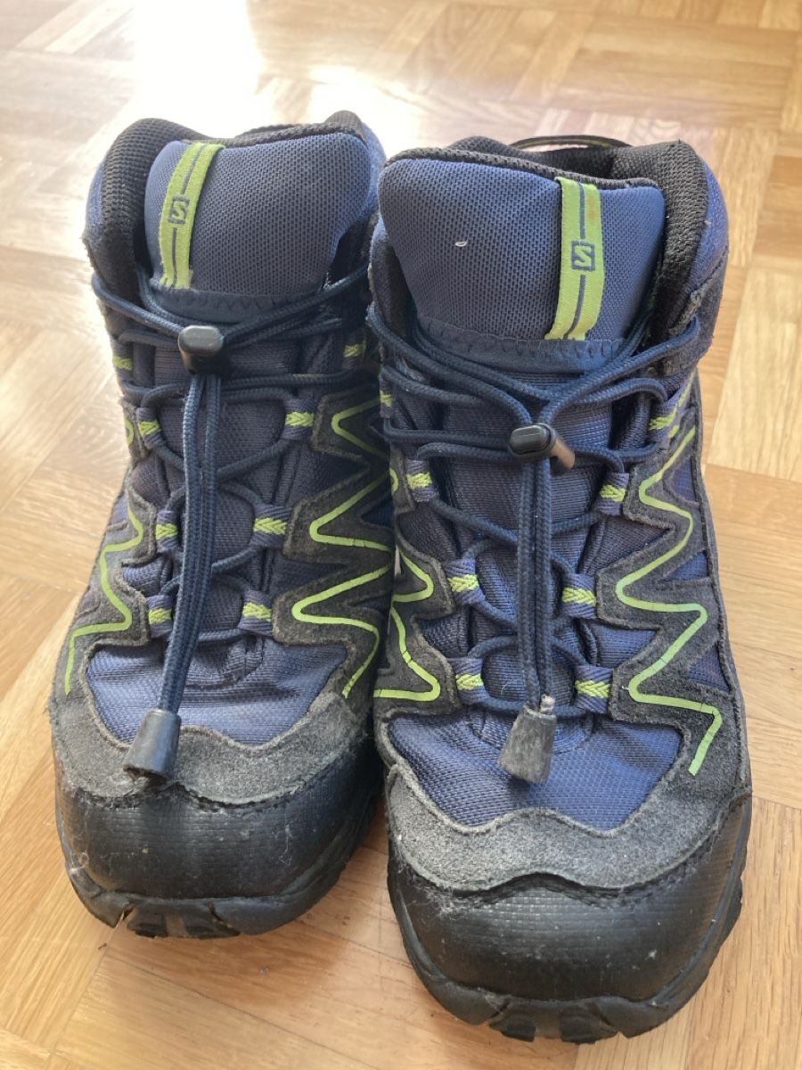 Chaussures hommes: Wanderschuhe Gr.35 Salomon – D'occasion à Zürich par kiskinfam