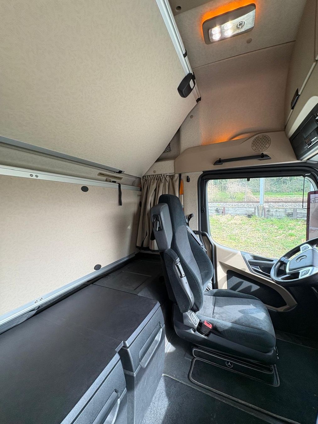 Mercedes-Benz Lastwagen: Mercedes Benz "Edition" Actros 1853 – Gebraucht aus Reinach BL von Swiss-itech.com 3