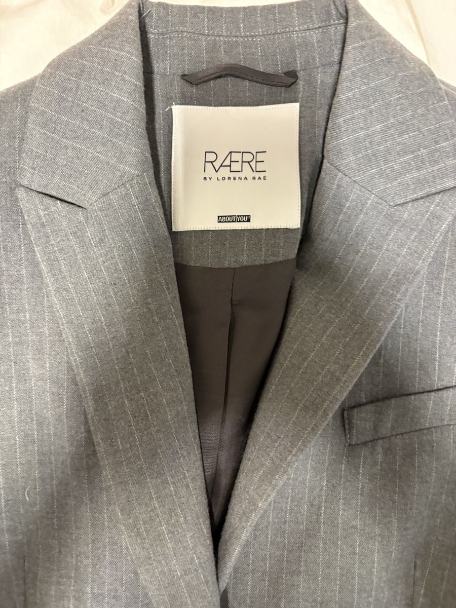 Jacken: Blazer grau gestreift  – Neu (gemäss Beschreibung) aus Zürich von nina.ninat 1