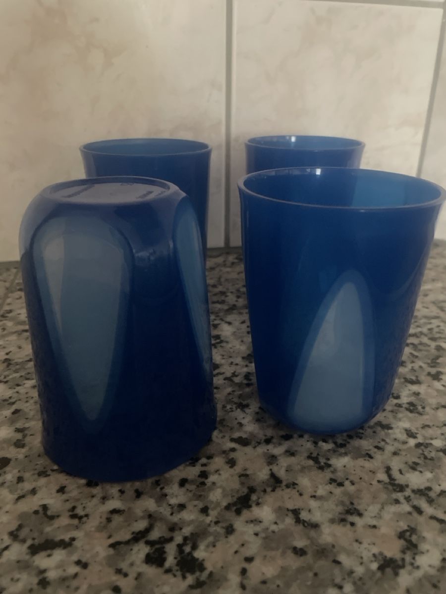Tupperware Recipients et similaires: 4 blaue Becher von Tupperware – Neuf (Voir description) à Kaiseraugst par KlausSina 4