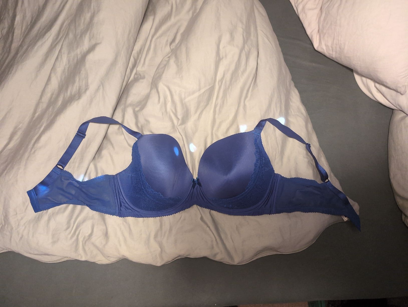 Sonstige Unterwäsche: Stabiler BH ohne Padding – Gebraucht aus Zürich von cal_2zxq