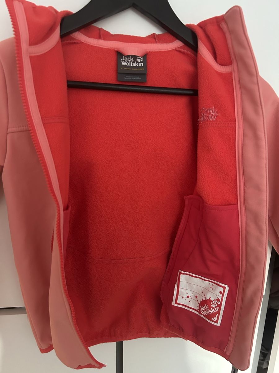 Jack Wolfskin Giacche & Cappotti: Jack Wolfskin Softshell Jacket, Size 128, Coral Red! – Nuovo (secondo la descrizione) da Thalwil venduto da mar_pvx7 3